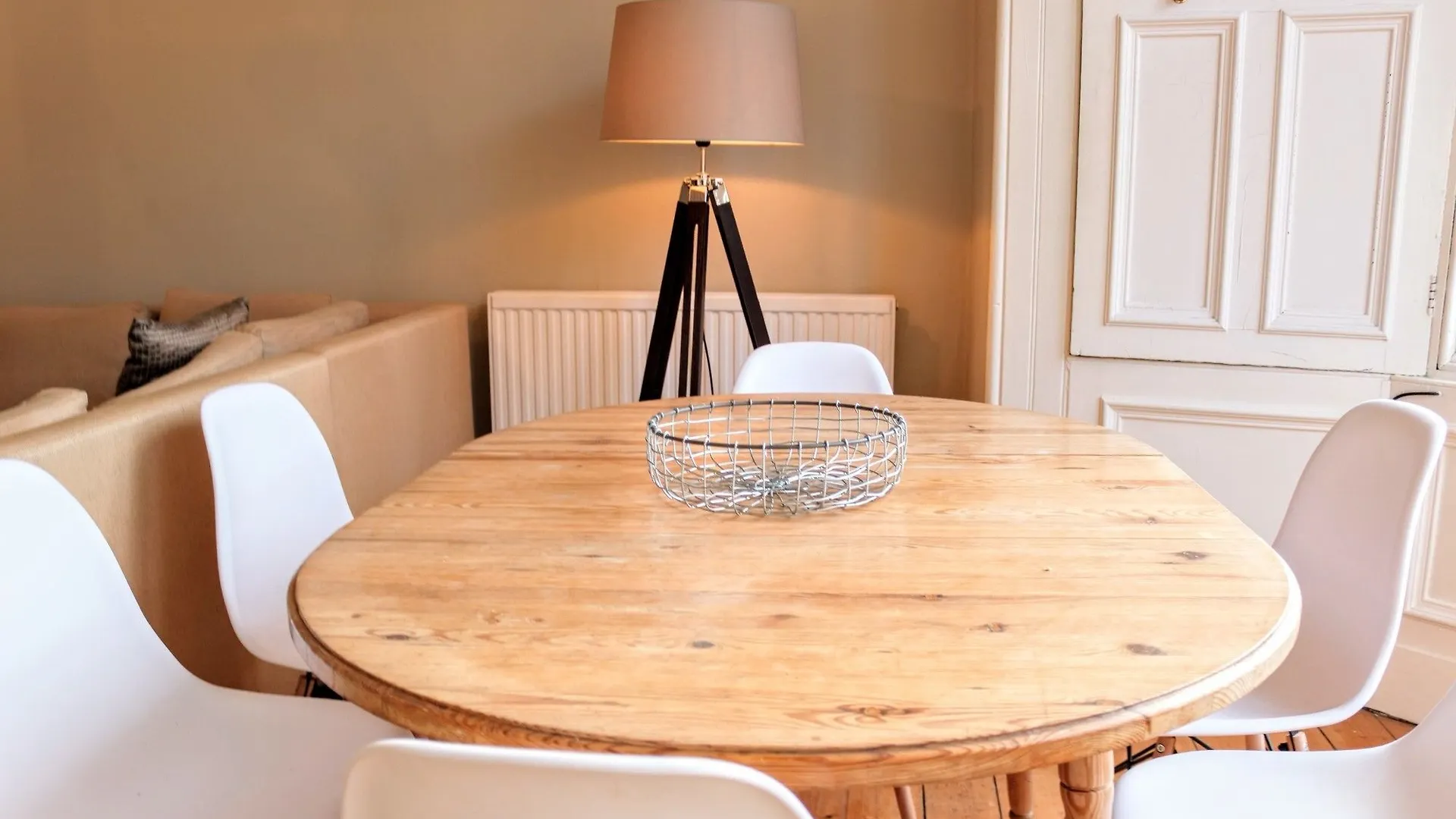 2 Bedroom, 2 Bathroom Apartment In New Town Edinburgh